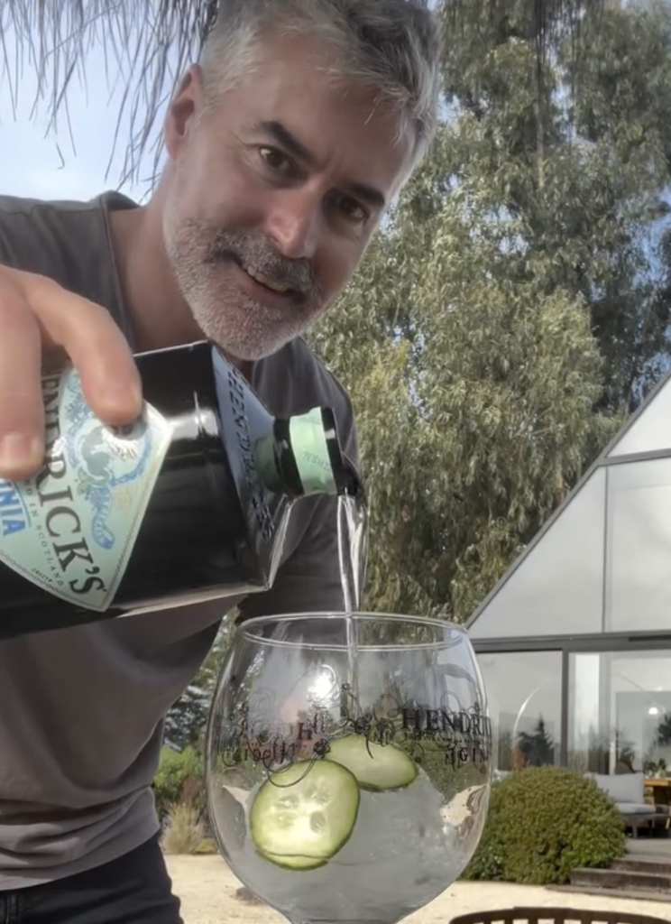gin tonic con @HendricksginRefrescante y perfecto!